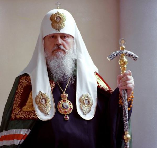 От «бессмертного» сержанта до патриарха Пимена: 5 участников Курской битвы