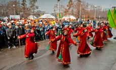 Дарига Назарбаева подарила ТЮЗ-у им. Сац элитный концертный рояль Weinbach